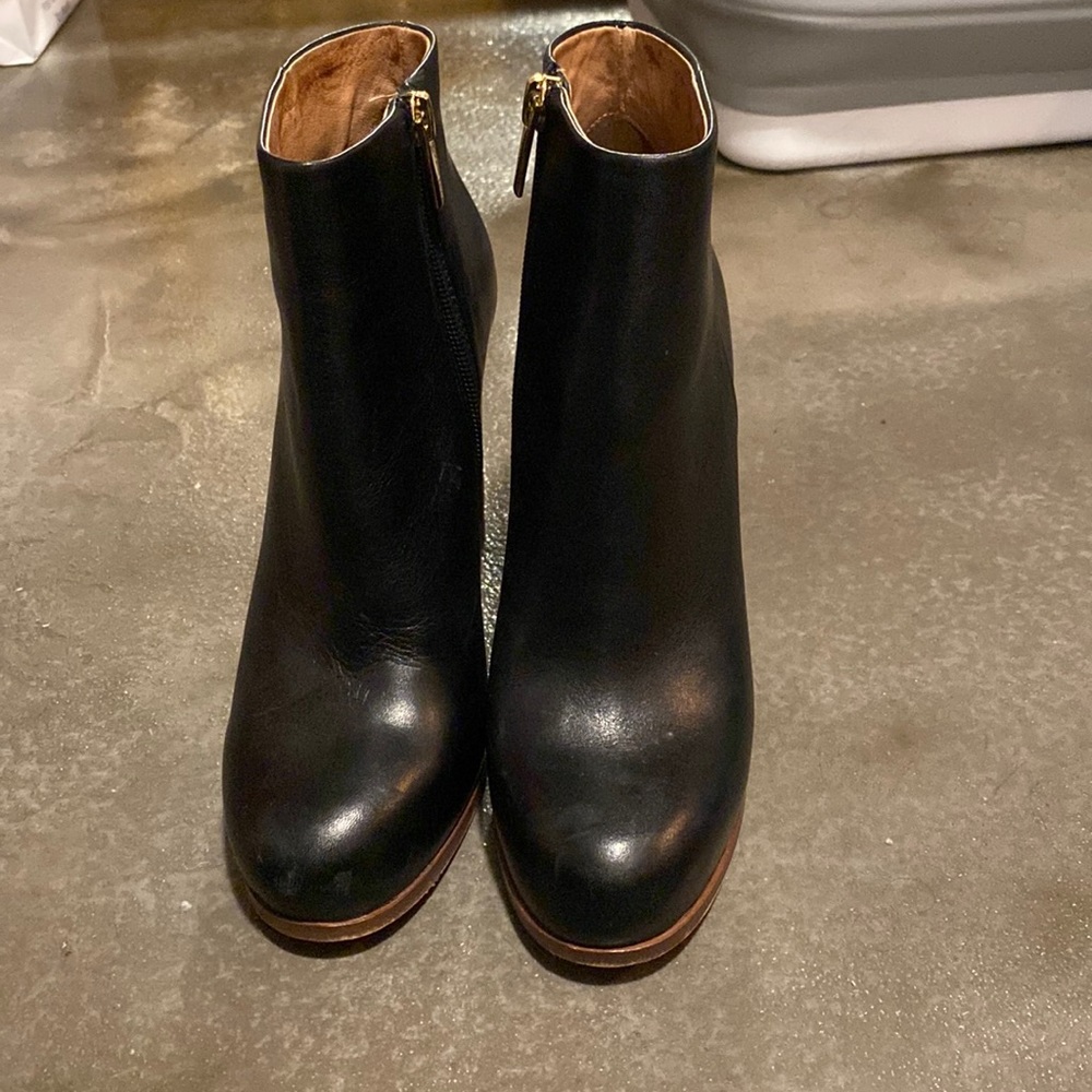 Vince Camuto Grenadine